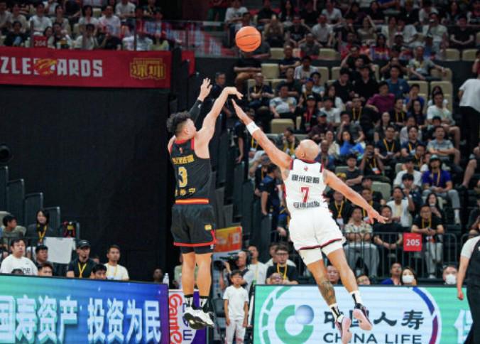 星空体育APP-贺希宁：没有团队帮助我拿不到MVP，感谢今晚所有人复出的努力